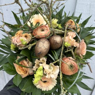 Den laksefarvet påskebuket